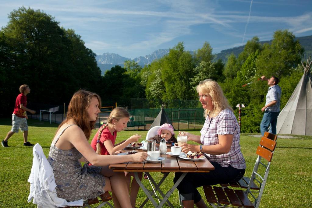 Haus Chiemgau - Kolping-Familienhotel Teisendorf Eksteriør bilde